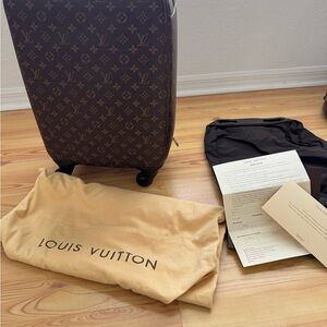 Louis Vuitton Brown Monogram Luggage with padlock, cover excellent conditin